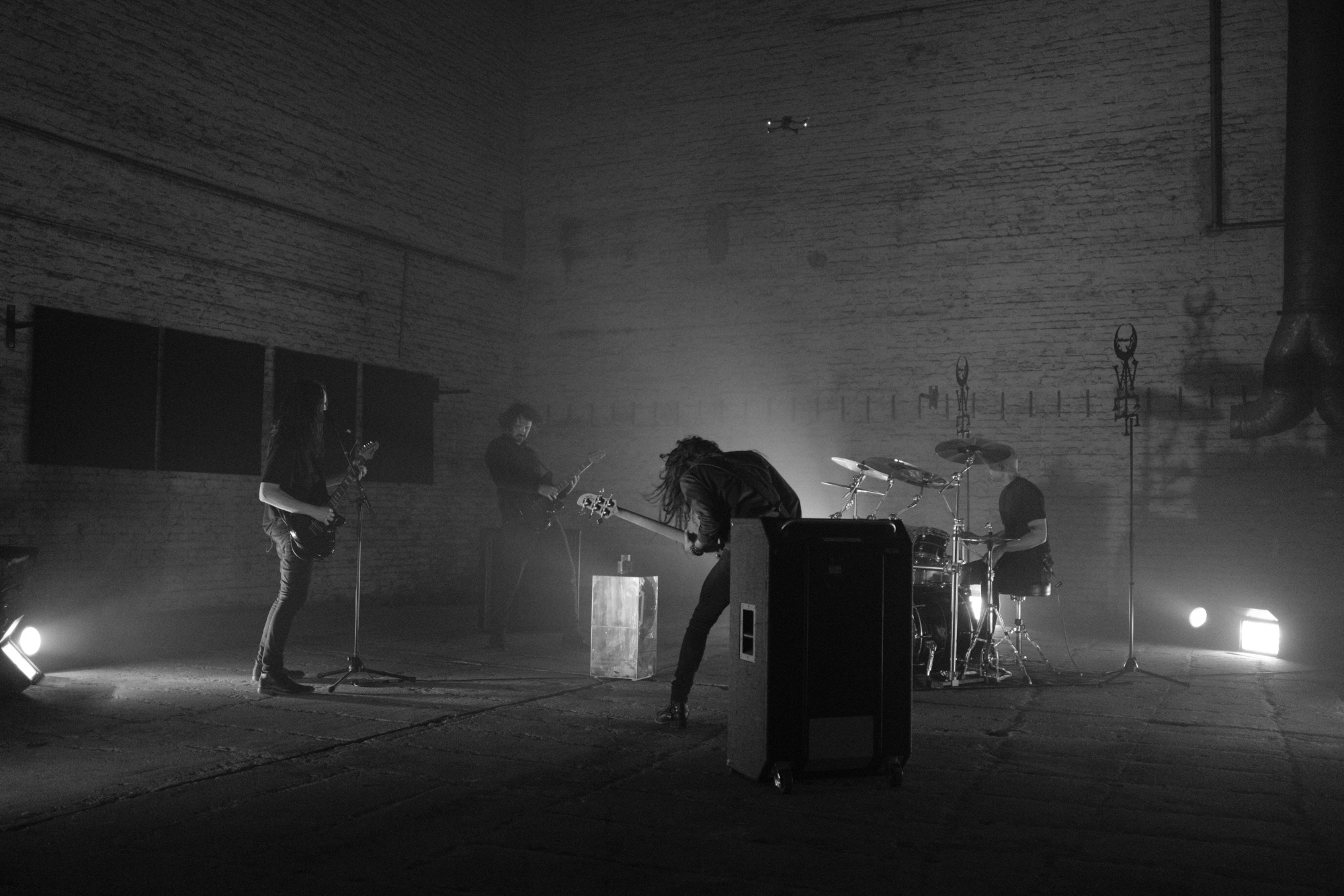 DER WEG EINER FREIHEIT — Eos music video, behind the scenes — photo by Pejman Noruspur