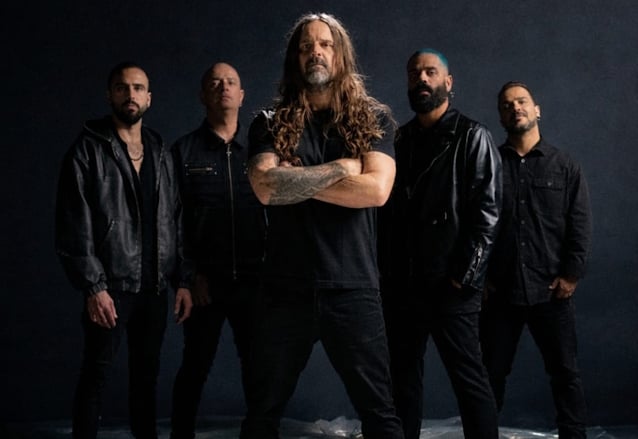 SEPULTURA's ANDREAS KISSER Guests On Brazilian Metal Band EMINENCE's New Single "Silent March"