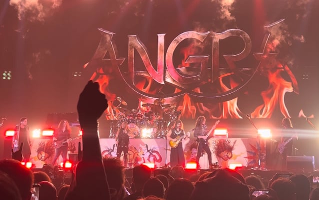 ANGRA Cover DEEP PURPLE's 'Burn' with Kiko Loureiro, Edu Falaschi and LOUDNESS's Akira Takasaki at Full Metal Japan
