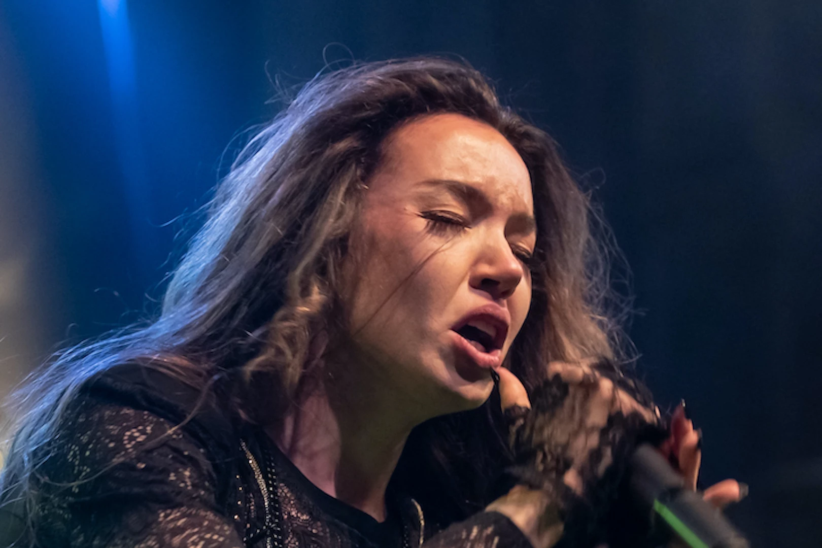 ARCH ENEMY's New Vocalist Lauren Hart Set for Live Debut on Asia Tour