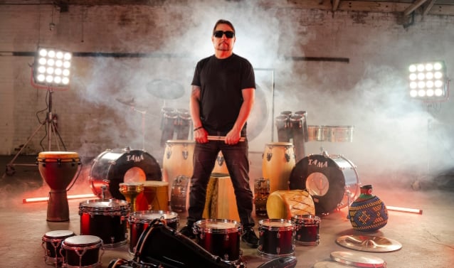 Dave Lombardo приєднався до Tyler Bates і GUNSHIP у «Revolution.exe» — «Чистий вогонь», каже композитор