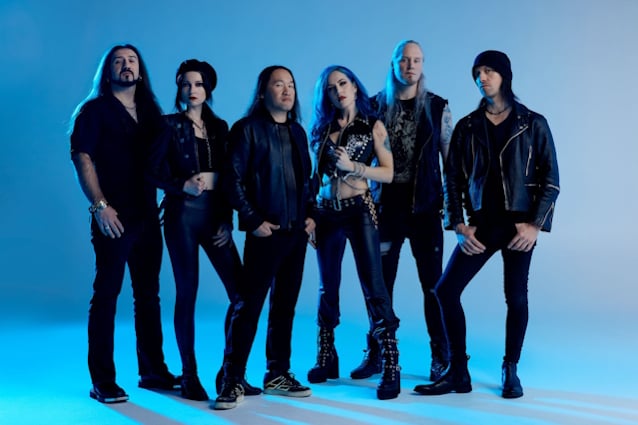 DRAGONFORCE оголосили ALISSA WHITE-GLUZ з ARCH ENEMY новою вокалісткою і першою фронтвумен в історії гурту