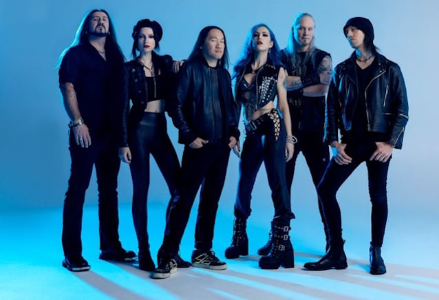 ALISSA WHITE-GLUZ офіційно приєднується до DRAGONFORCE