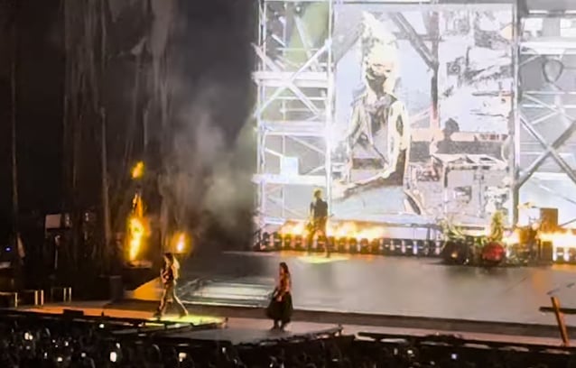Пожежа на сцені EVANESCENCE у Тампа: несправна піротехніка на відкритті туру «Sanctuary»