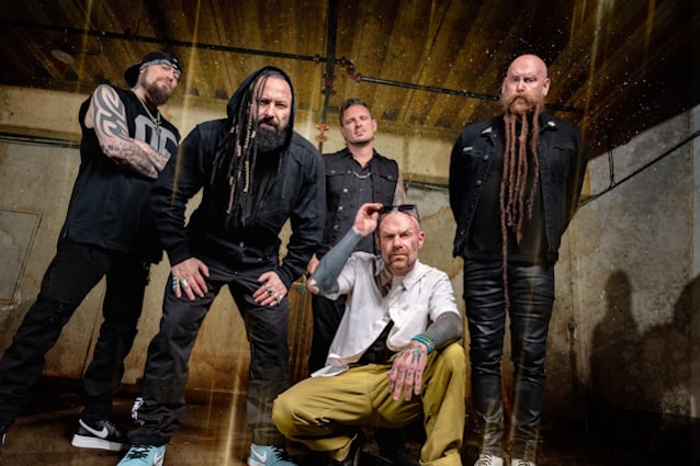 FIVE FINGER DEATH PUNCH Lands 18th No. 1 On Billboard's 'Mainstream Rock' Chart With 'Eye Of The Storm'
