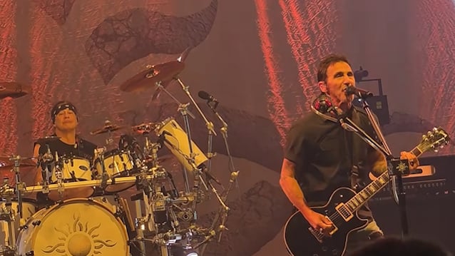 Watch: GODSMACK Performs To 700,000 People At Poland's POL'AND'ROCK FESTIVAL