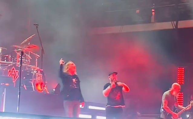 IN FLAMES Hand The Mic To Mikael Stanne And Matt Heafy In Gothenburg — And Play 'Gyroscope' For The First Time Since 2012