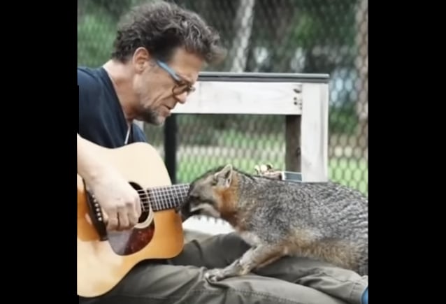JASON NEWSTED Performs Calming Acoustic Set For Animals At Florida Wildlife Sanctuary