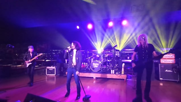 Watch: Kingdom Come Returns To Live Stage In Ohio — The MetalList