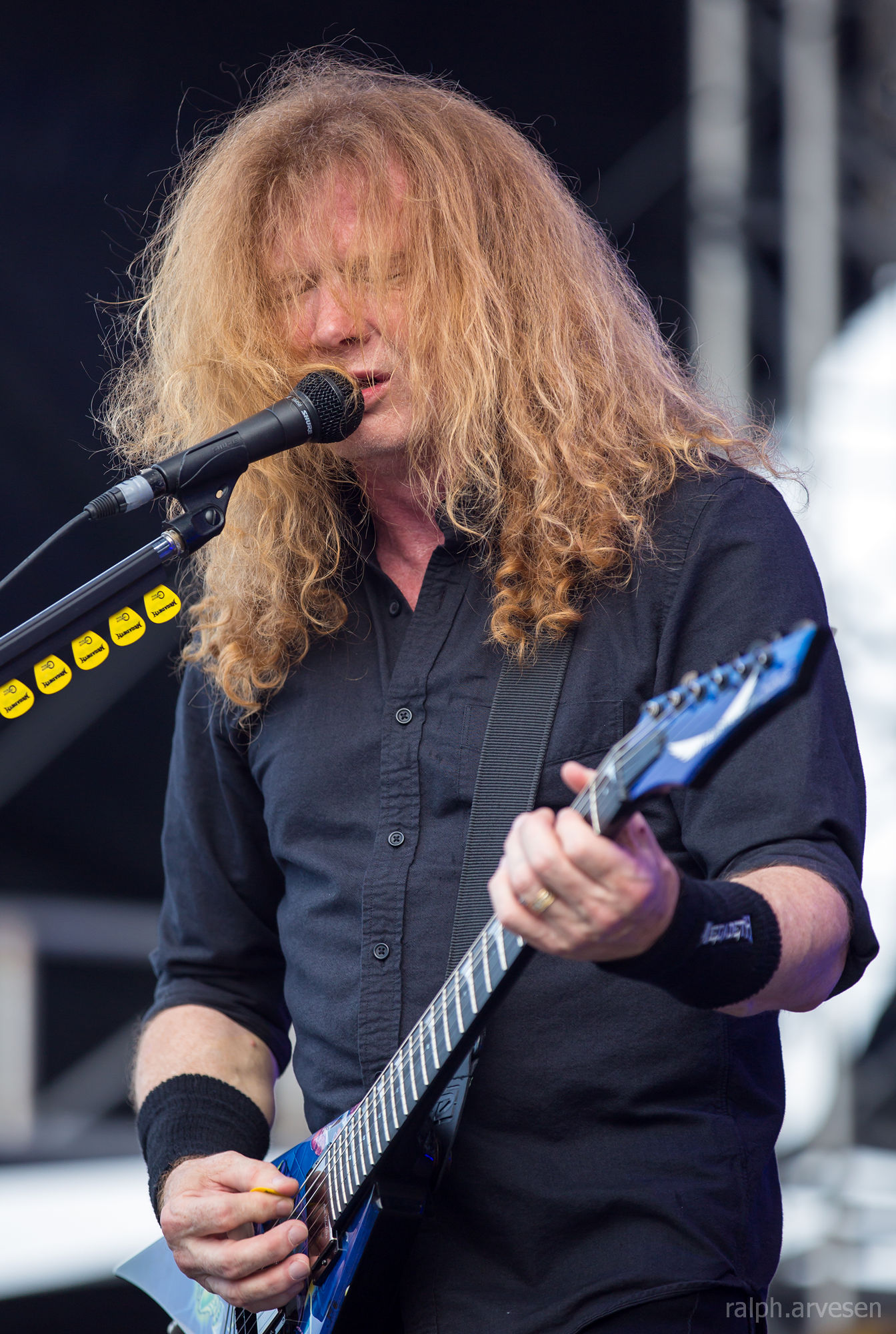 Розлючені фанати MEGADETH закидали сцену пластиковими стаканчиками після відміни концерту в Лісабоні в останню хвилину