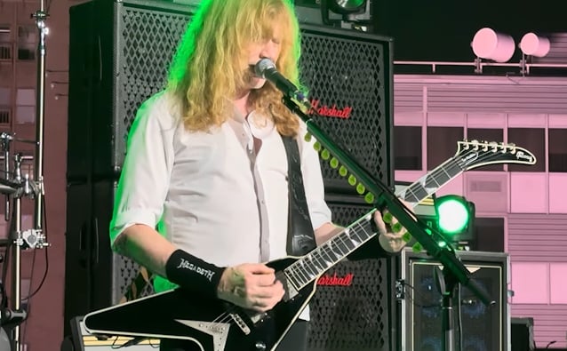 MEGADETH Play A Rooftop In Los Angeles — Seven Songs, Matt Pinfield, And A Sold-Out Room