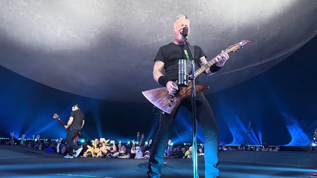 METALLICA Dust Off 'Devil's Dance' For The First Time In 18 Years On Second Night Of Sphere Residency