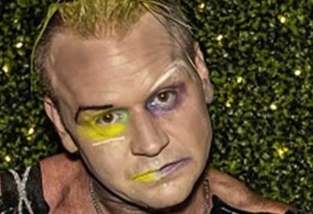 COAL CHAMBER Drummer MIKEY 'BUG' COX Beats Stage 3 Cancer, Partners With Fxck Cancer Charity