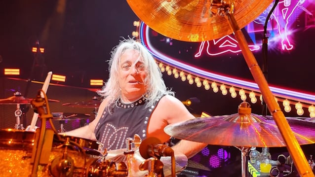MIKKEY DEE розповів про боротьбу з сепсисом на межі смерті: «Моє тіло просто відмовляло»