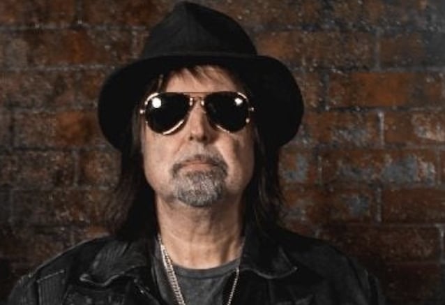 Metal World Pays Tribute to Phil Campbell Following His Death