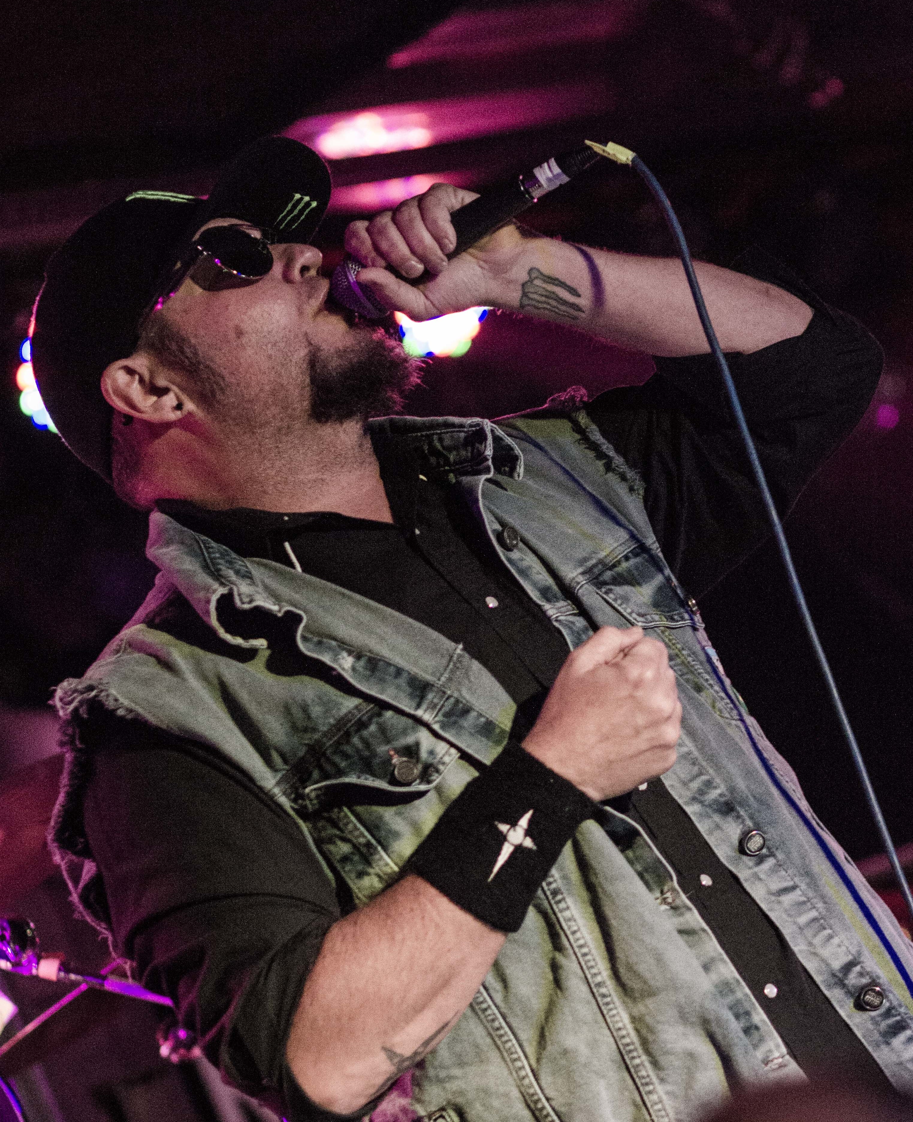 TIM "RIPPER" OWENS зізнався про «проблеми з голосом», але наполягає, що «ніколи не хитрує» на сцені