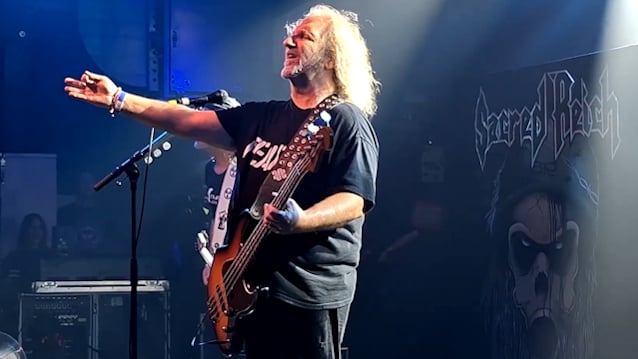 SACRED REICH's Phil Rind On New Album 'Into The Abyss': 'It Is Much Faster And Heavier'